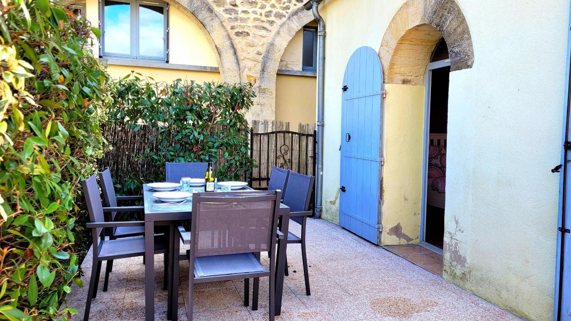 La Pascallane Uzès المظهر الخارجي الصورة